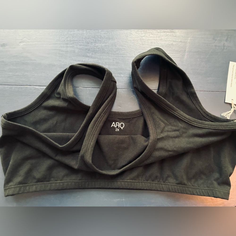 Arq bra in black, 2x NWT